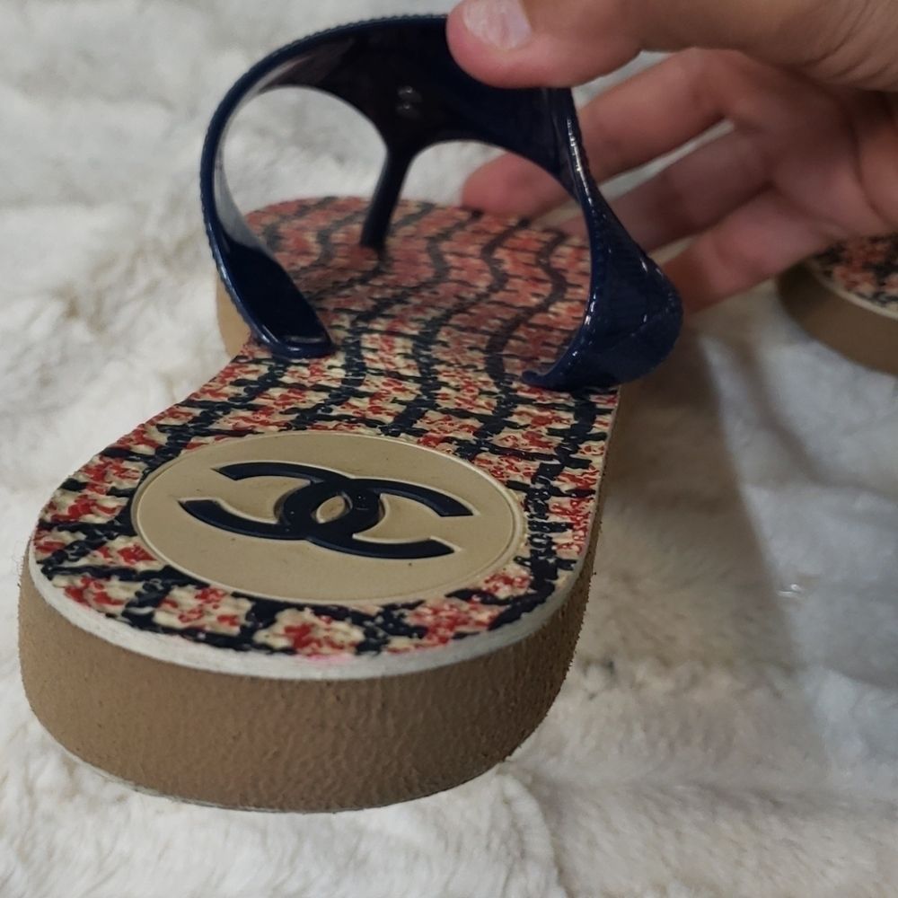 ♥️ SOLD ❤️ Chanel sandals 👡 - Picture 4 of 13